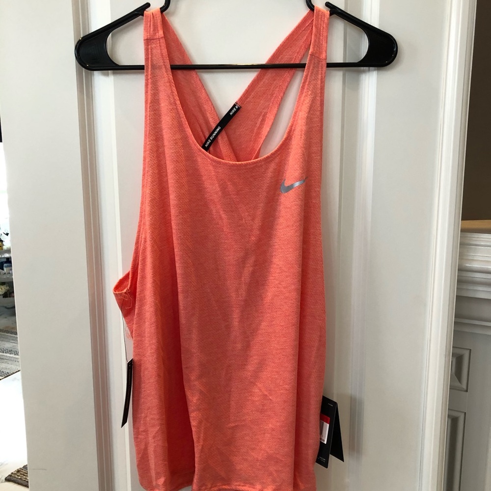 NWT NIKE woman’s run open back tank.